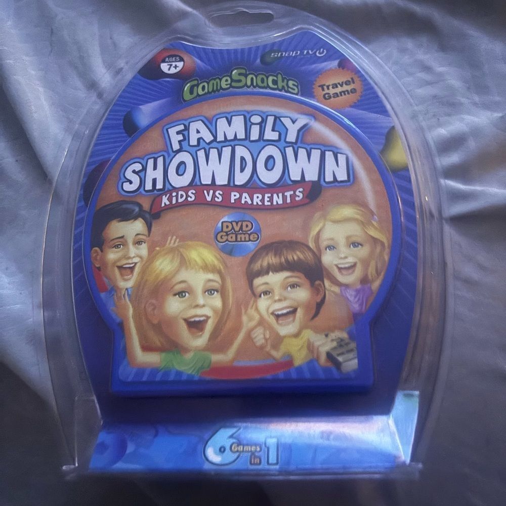 Game Snacks Family Showdown Kids VS Parents DVd Trivia 6 Games In 1 y2k vintage